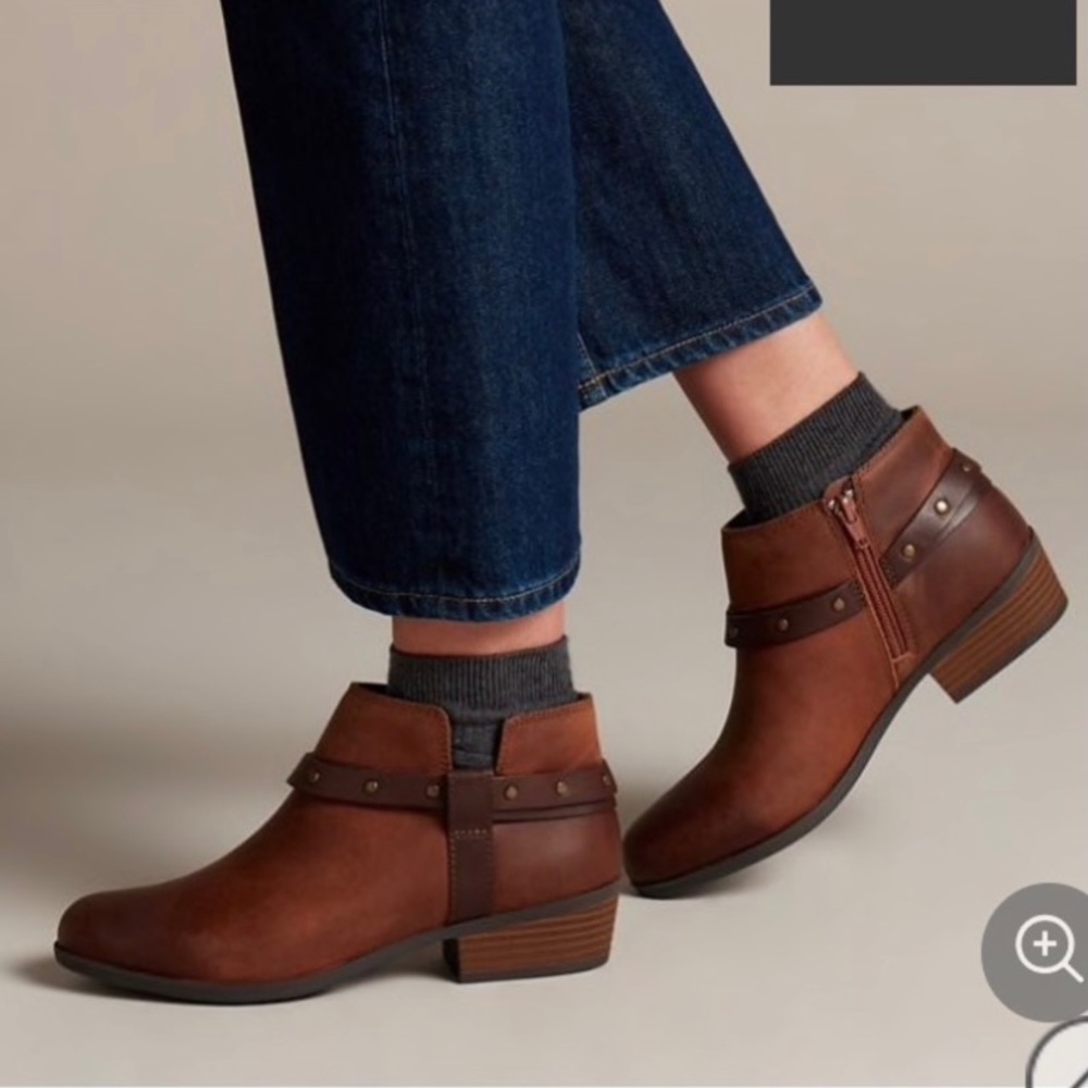 Clarks Womens' Addiy Zoie Cognac Leather Booties Size 9